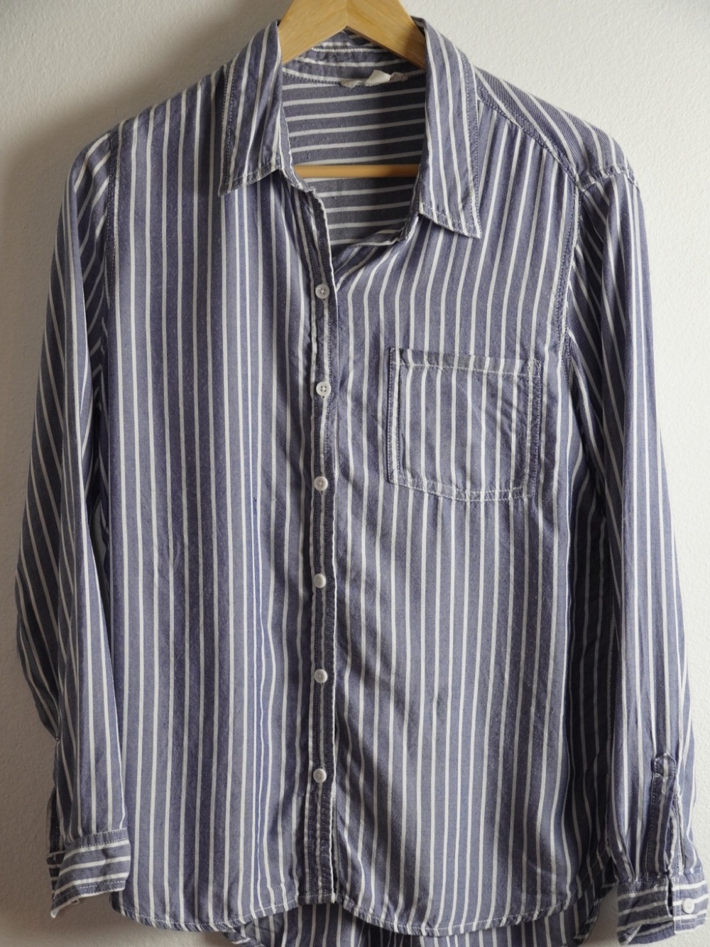 BeachLunchLounge Striped Chambray Button Down Shirt M